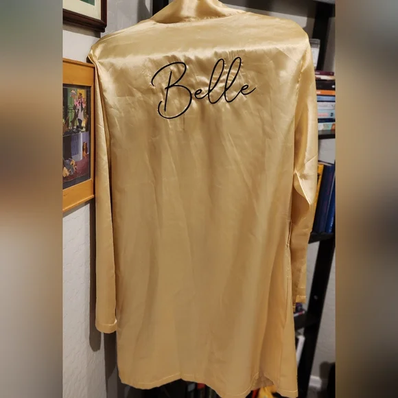 Belle Robe - Picture 2 of 2